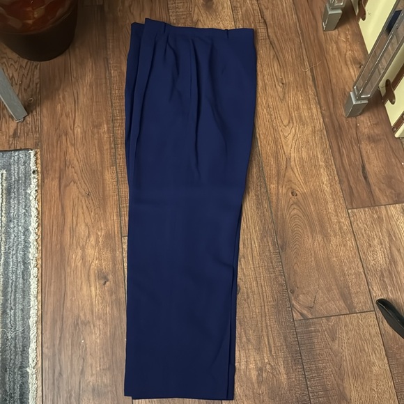 Pants suit - Picture 7 of 13